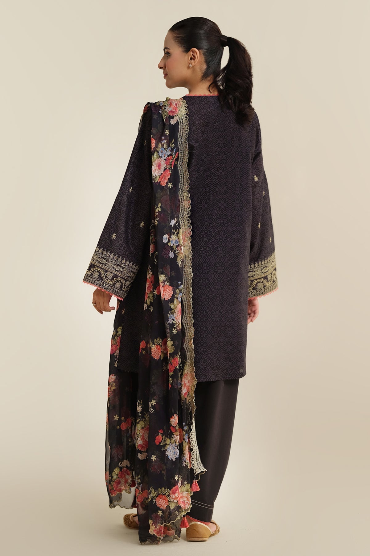 2 PIECE UNSTITCHED | LAWN | EMBROIDERED